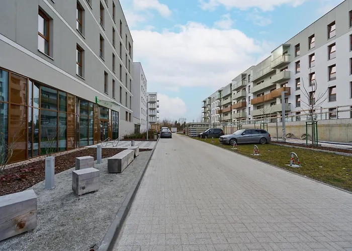 Wichrowa With Free Garage By Renters * 브로츠와프