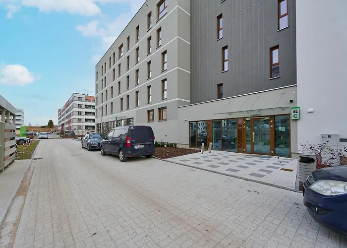 Wichrowa With Free Garage By Renters 아파트 브로츠와프