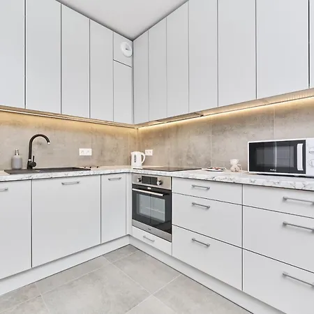 Apartment Wichrowa With Free Garage By Renters Wroclaw