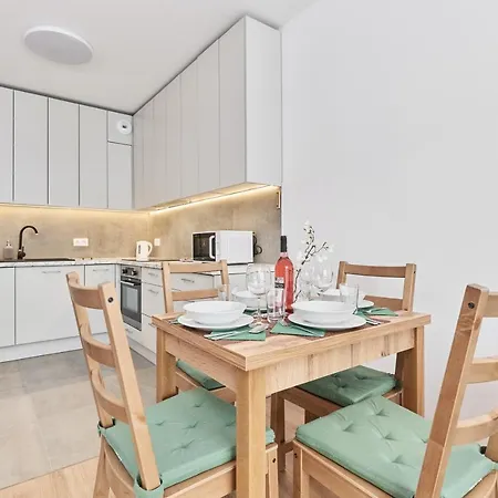 Wichrowa With Free Garage By Renters Apartment *